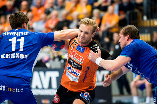 Kristianstads Gunnar Stein Jonsson mellan Alingsås