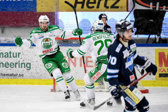Rögles Daniel Sylwander jublar