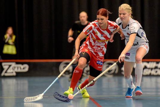 Pixbos Cecilia Habib Westh och Rönnbys Jonna Sjöberg