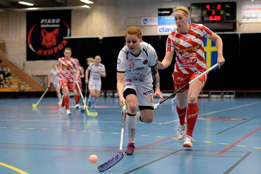 Rönnbys Rebecca Norman och Pixbos Isabell Krantz