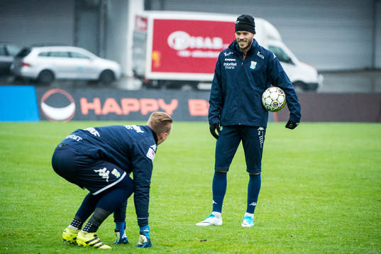 IFK Göteborgs målvakt Pontus Dahlberg och Emil Salomonsson