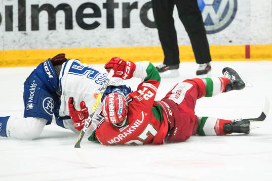 Leksands Benjamin Youds och Moras Matt Bailey  i