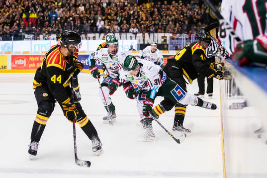 under semifinal 4 i SM-slutspelet i ishockey mellan Brynäs