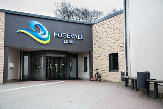 Exteriör av Högevall idrottshall