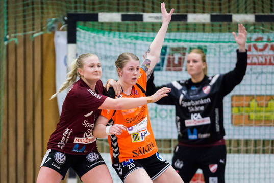 Lugis Hanna Blomstrand och Kristianstads Linnea Jönsson
