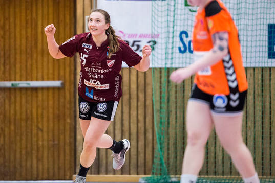 Lugis Olivia Löfqvist jublar