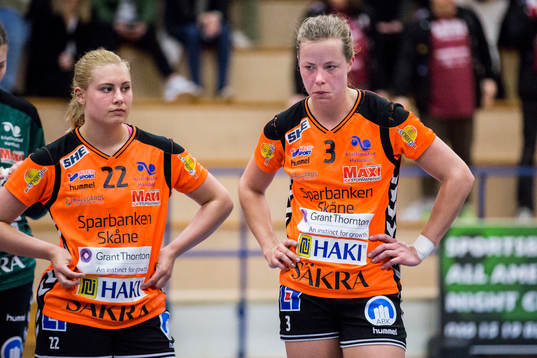 Kristianstads Linnea Törnqvist och Mikaela Johansson deppar