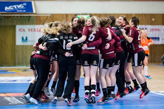 Lugis spelare jublar