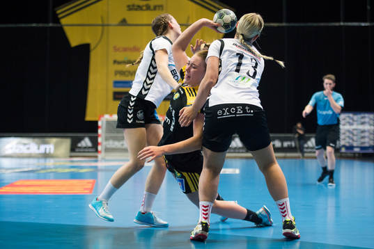 Sävehofs Linnea Pettersson och Heids Janita Svenheden