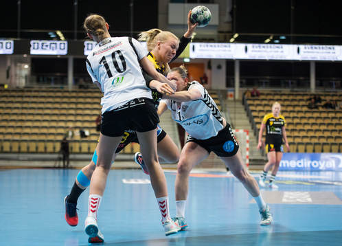 Heids Kristina Bundsen , Sävehofs Emma Ekenman Fernis och