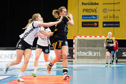 Heids Johanna Forsberg och Sävehofs Elin Enhörning