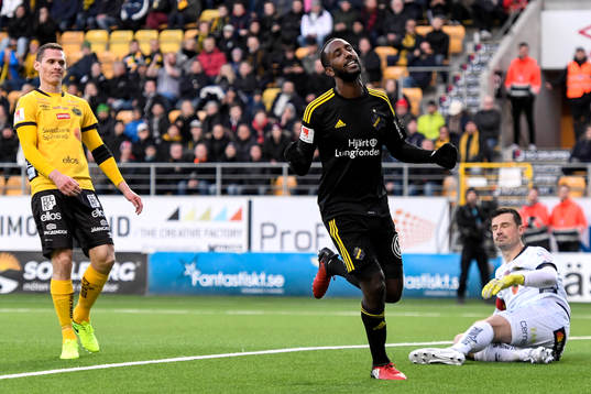Elfsborgs Jon Jönsson och målvakt Kevin Stuhr Ellegaard