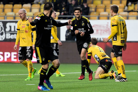 s Jesper Nyholm jublar