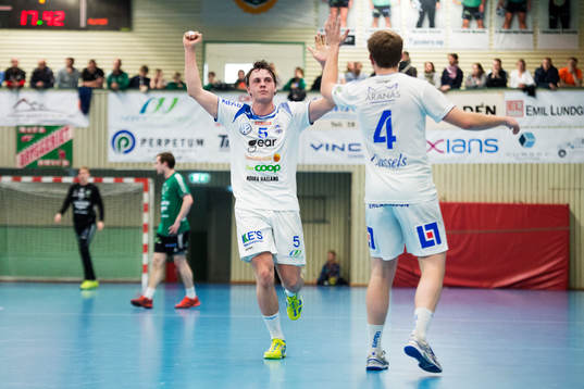 Aranäs Philip Jonsson och Rasmus Thorbjörnsson jublar
