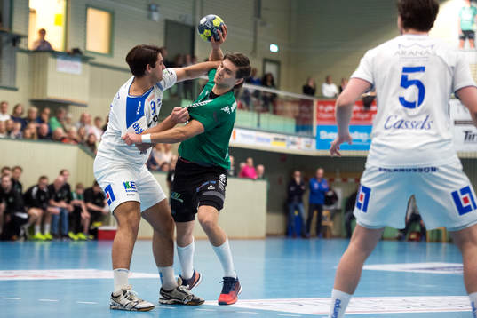 Aranäs Max Santos och Önnereds Mirko Vicentijevic