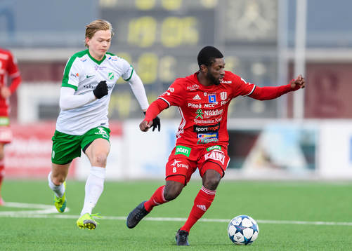 Moröns William Ögren jagar Piteås Samuel Naiwo