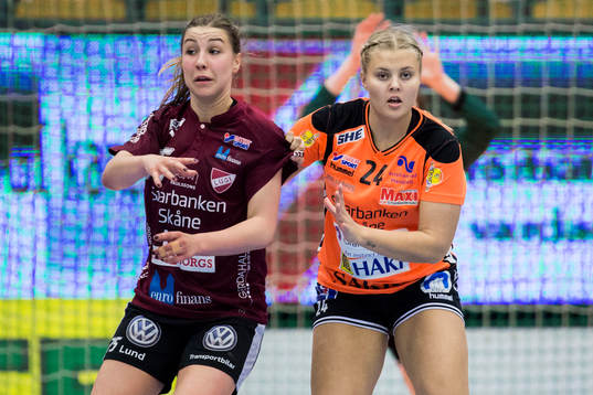 Lugis Olivia Löfqvist och Kristianstads Josefin Gunnarsson