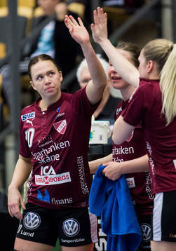 Lugis Jenny Carlsson jublar
