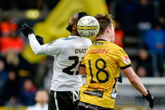 Örebros Michael Junior Omah och Elfsborgs Simon Olsson