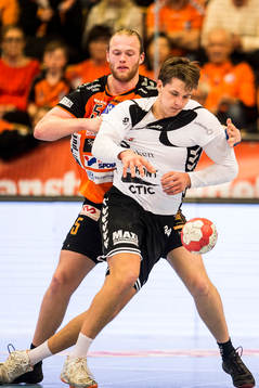 Kristianstads Arnar Freyr Arnarsson och Guifs Simon Sonesten