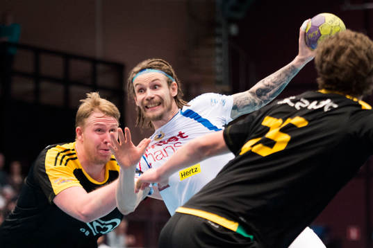 Redbergslids Tobias Johansson och Sävehofs Viktor Rhodin