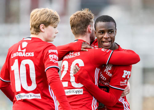 Piteås Moses Duckrell jublar