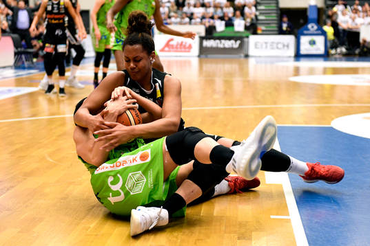 Luleås Janis Ndiba och Udominates Salome Kabengano