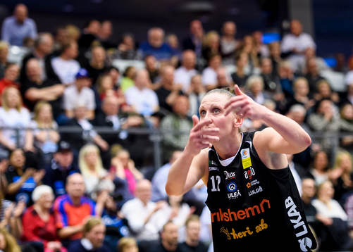 Luleås Anna Barthold jagar på publiken