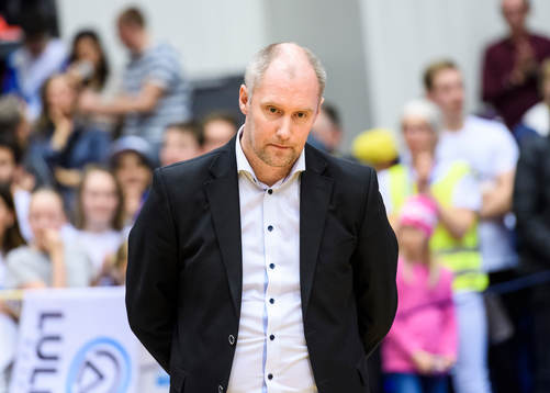s Coach Mikael Blomqvist deppar