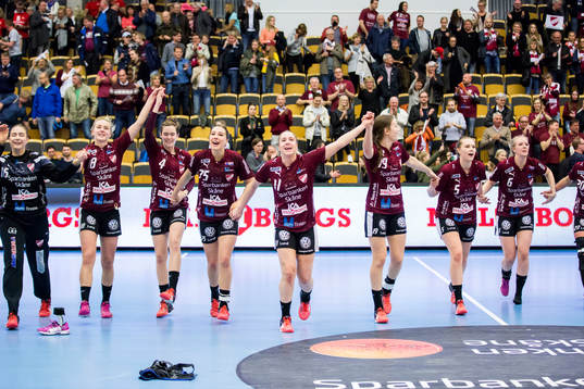 Lugis spelare jublar