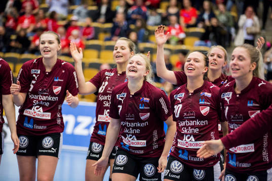 Lugis spelare jublar