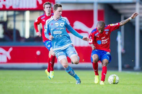 Degerfors Erik Lindell och Helsingborgs Bradley Surprise