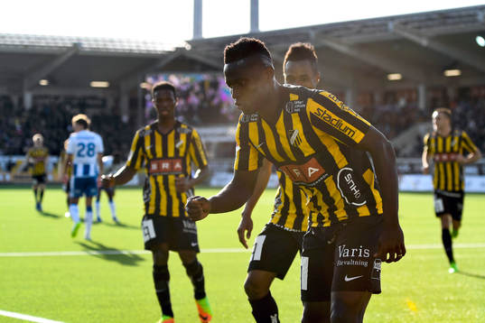 Häckens Alhassan Kamara jublar