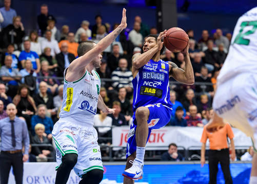 Luleås Brandon Rozzell med bollen