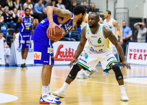 Södertäljes Thomas Massamba i förvar mot Luleås Brandon