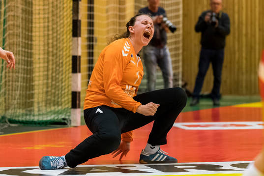 H65 Höörs målvakt Jannike Wiberg jublar
