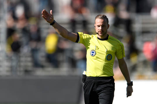 Domare Kristoffer Karlsson