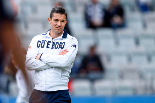 IFK Göteborgs David Boo Wiklander värmer upp innan