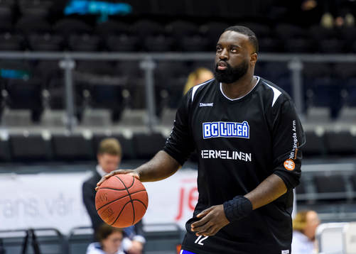 Luleås Brice Massamba värmer upp