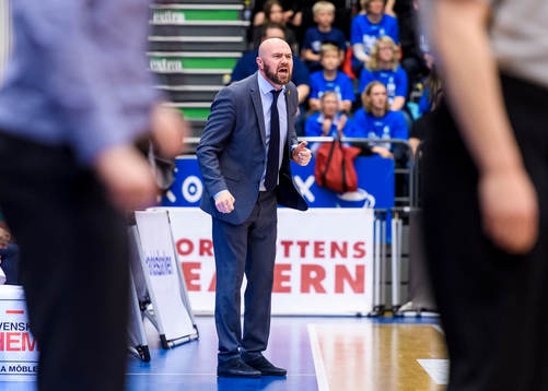 Södertäljes tränare Vedran Bosnic är upprörd