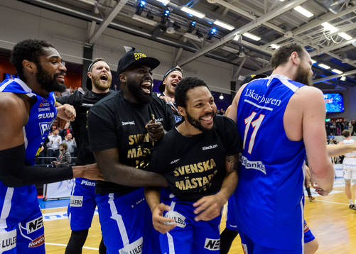 Luleå spelarna jublar