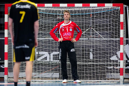 Alingsås målvakt Rickard Frisk deppar