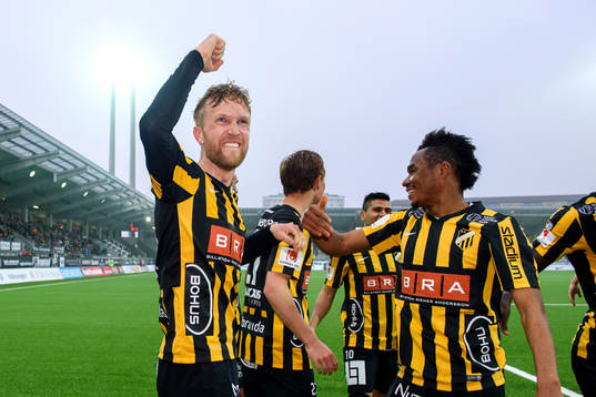 Häckens Rasmus Lindgren jublar