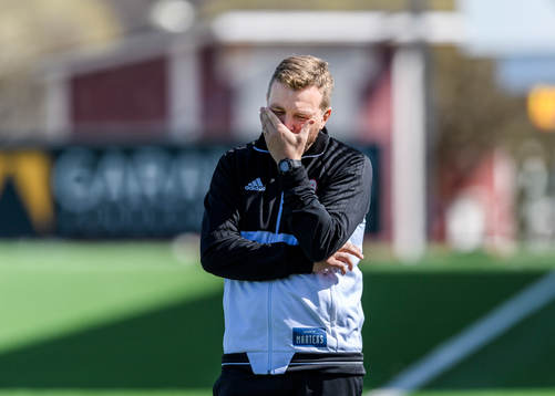 Hudiksvalls tränare Henrik Åhnstrand deppar