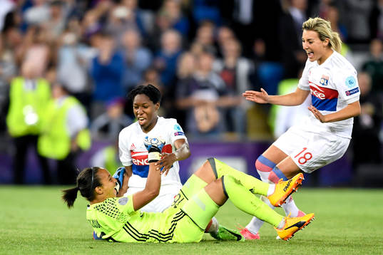 Lyons målvakt Sarah Bouhaddi, Kadeisha Buchanan och Claire