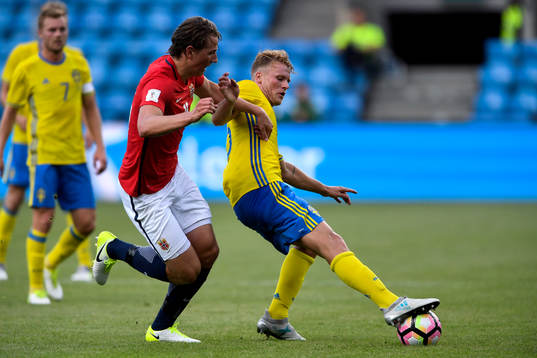 Norges Sander Gard Bolin Berge och Sveriges Oscar Hiljemark