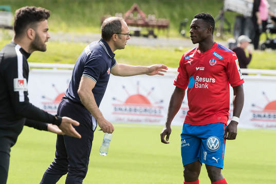 Helsingborgs Oke Akpoveta i samtal med Helsingborgs