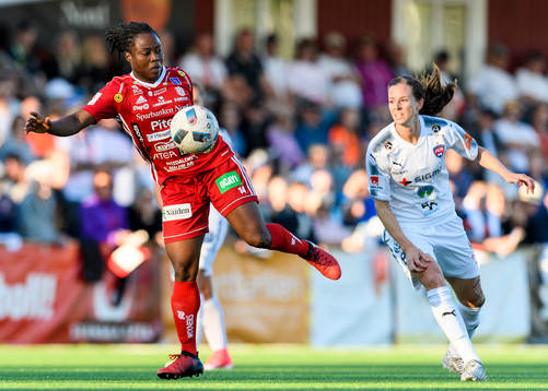 Piteås Faith Ikidi och Rosengårds Lotta Schelin