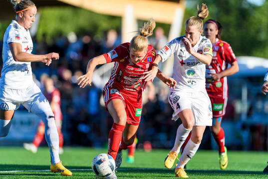Piteås Nina Jakobsson och Rosengårds Emma Berglund
