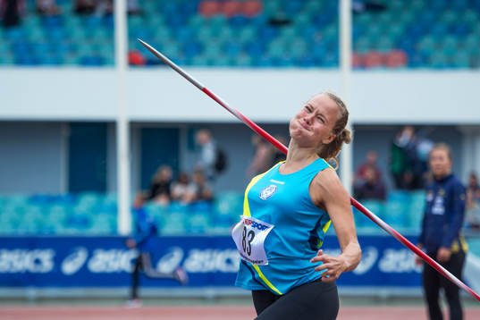 Carolin Näslund kastar spjut